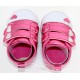 Adorables petites chaussures roses