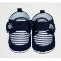 Adorables petites chaussures bleu-foncé