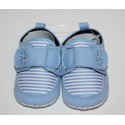 Adorables petites chaussures bleu clair